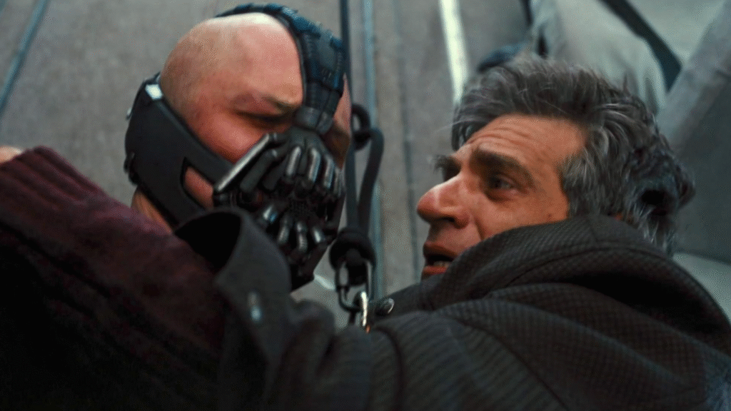 descarga-1024x576 Muere Alon Aboutboul, actor de "Batman" y "Rambo", tras desplomarse en una playa de Tel Aviv