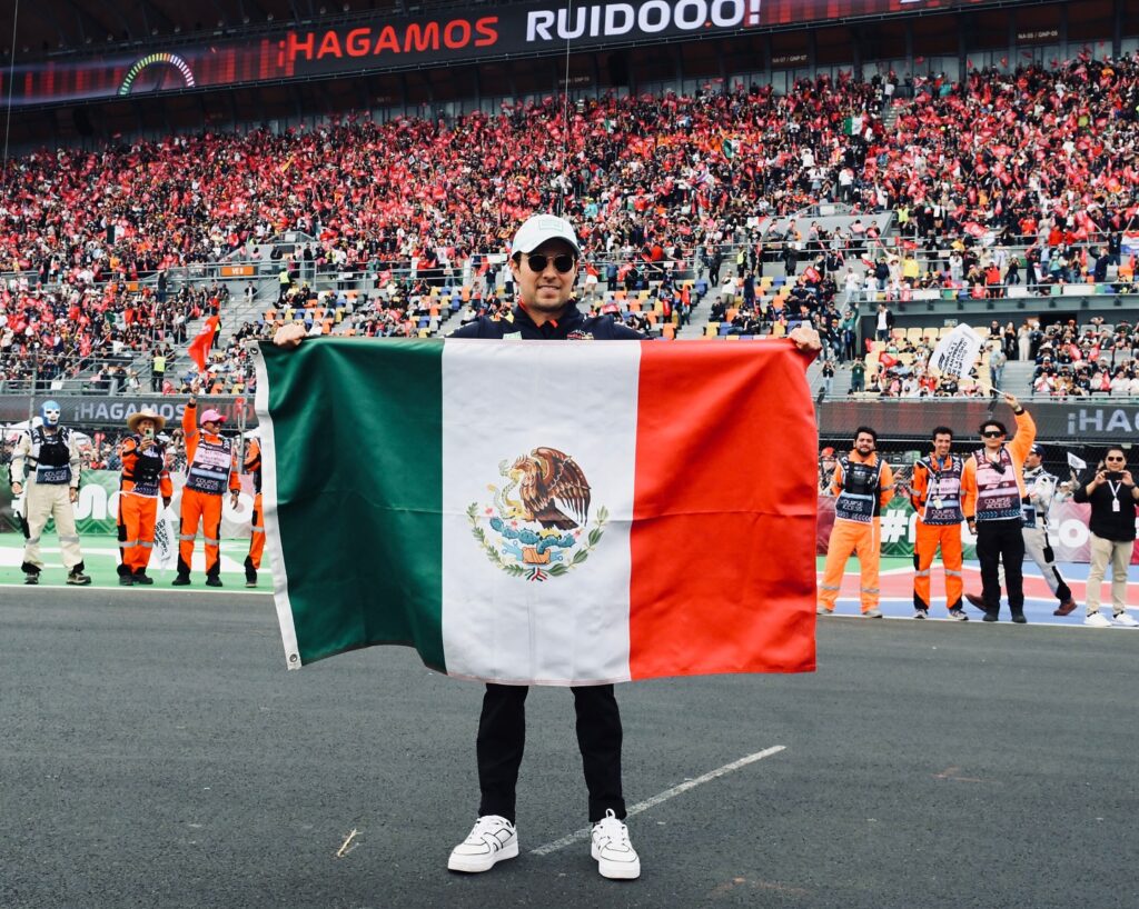 464758417_18469725286054689_2726060663585090206_n-1024x818 Checo Pérez cerca de firmar con Cadillac para la F1 2026: todo lo que se sabe