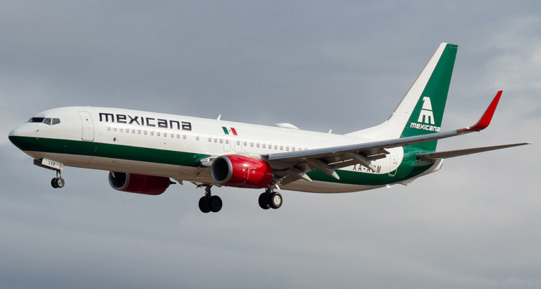 Boeing_737-8MC_de_Mexicana_de_Aviación