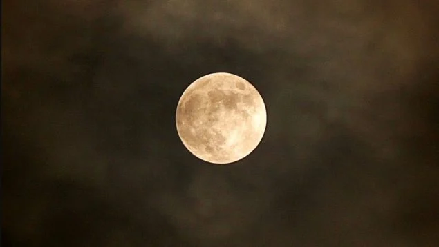luna-llena-635x358-1 Luna de esturión 2025: cómo ver la luna llena de agosto y los eventos astronómicos del mes