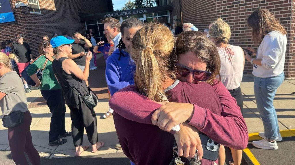 minneapolis-20250827161341234-1024x576 Tiroteo en escuela católica de Minneapolis deja dos niños muertos y 17 heridos