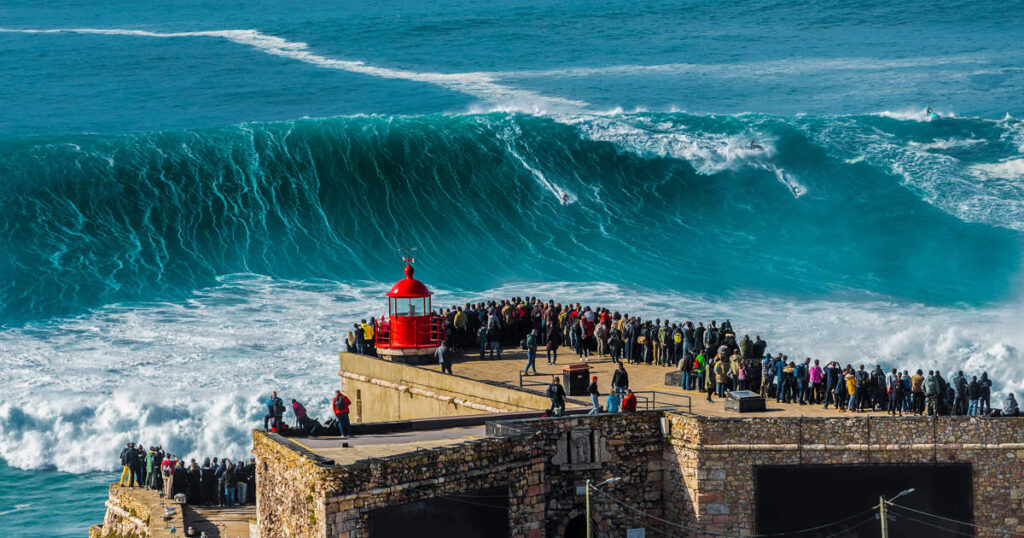 nazare_05140a37_496684773_240812112232_1200x630-1-1024x538 Alarma en Nazaré: Más de 70 personas intoxicadas por vertido de aguas fecales en la playa más famosa de Portugal