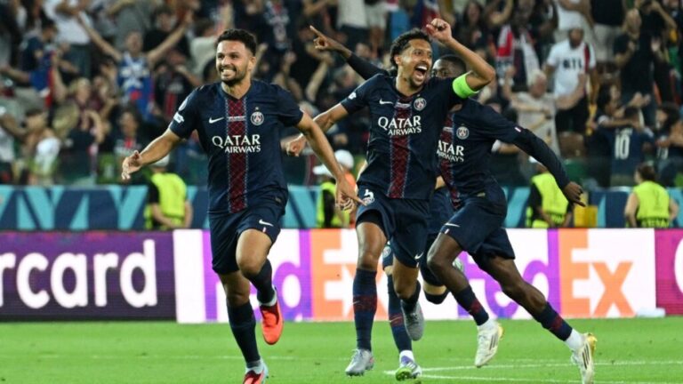 por-el-sextete-psg-remonta-y-vence-en-penales-al-tottenham-para-levantar-su-primera-supercopa-de-e-151508-1024x576