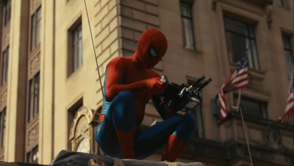 spider-man-brand-new-day-arranca-su-rodaje-con-tom-holland-y-un-traje-renovado Tom Holland sorprende en el set de “Spider-Man: Brand New Day” con escena sobre un tanque